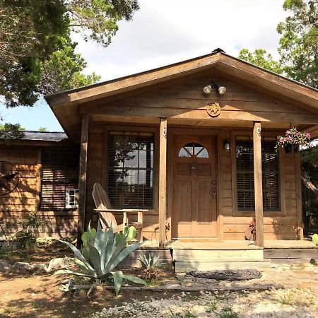 Rockin' B Ranch Love Shack Pipe Creek 외부 사진